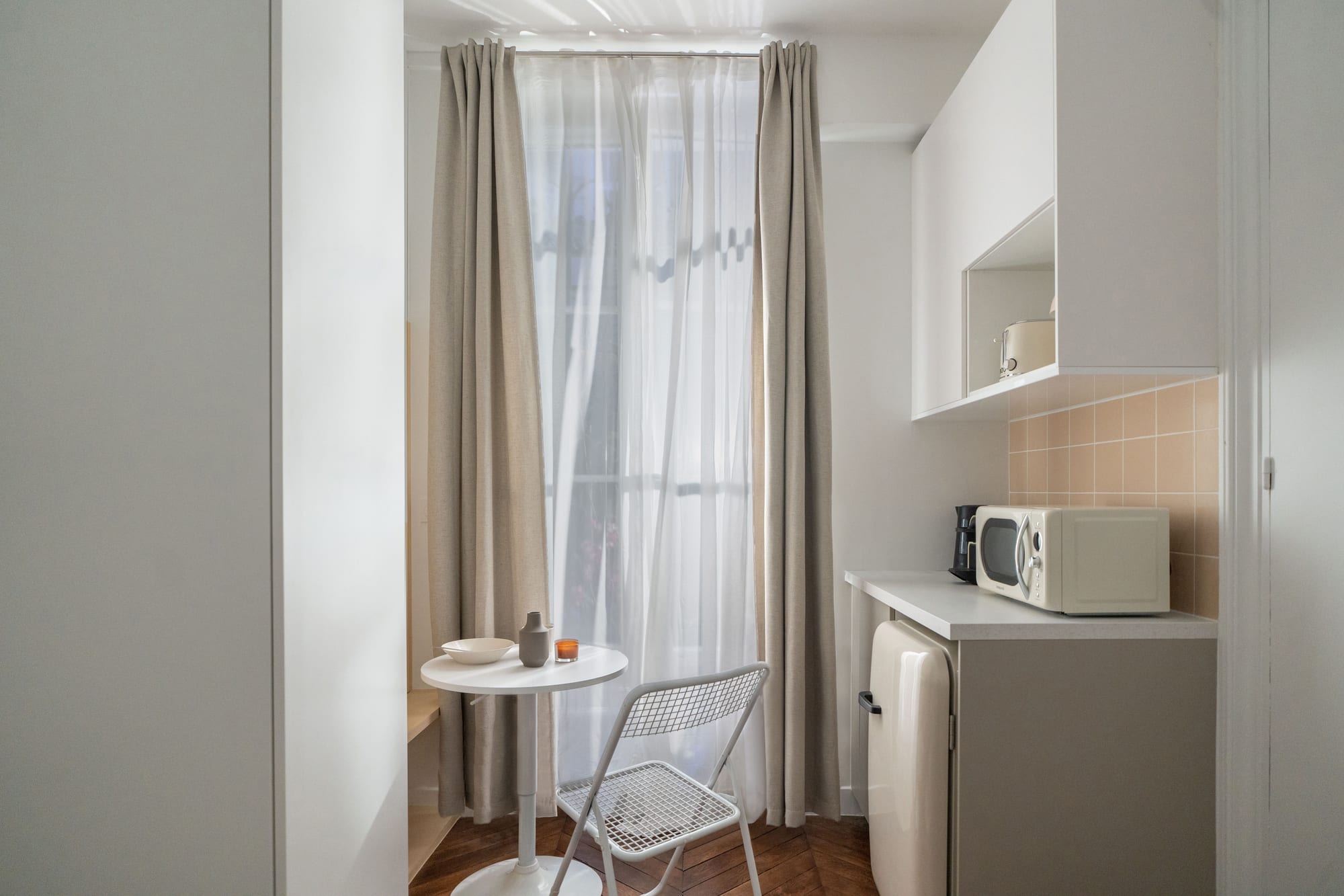 Dining nook by the window, Hauteville project