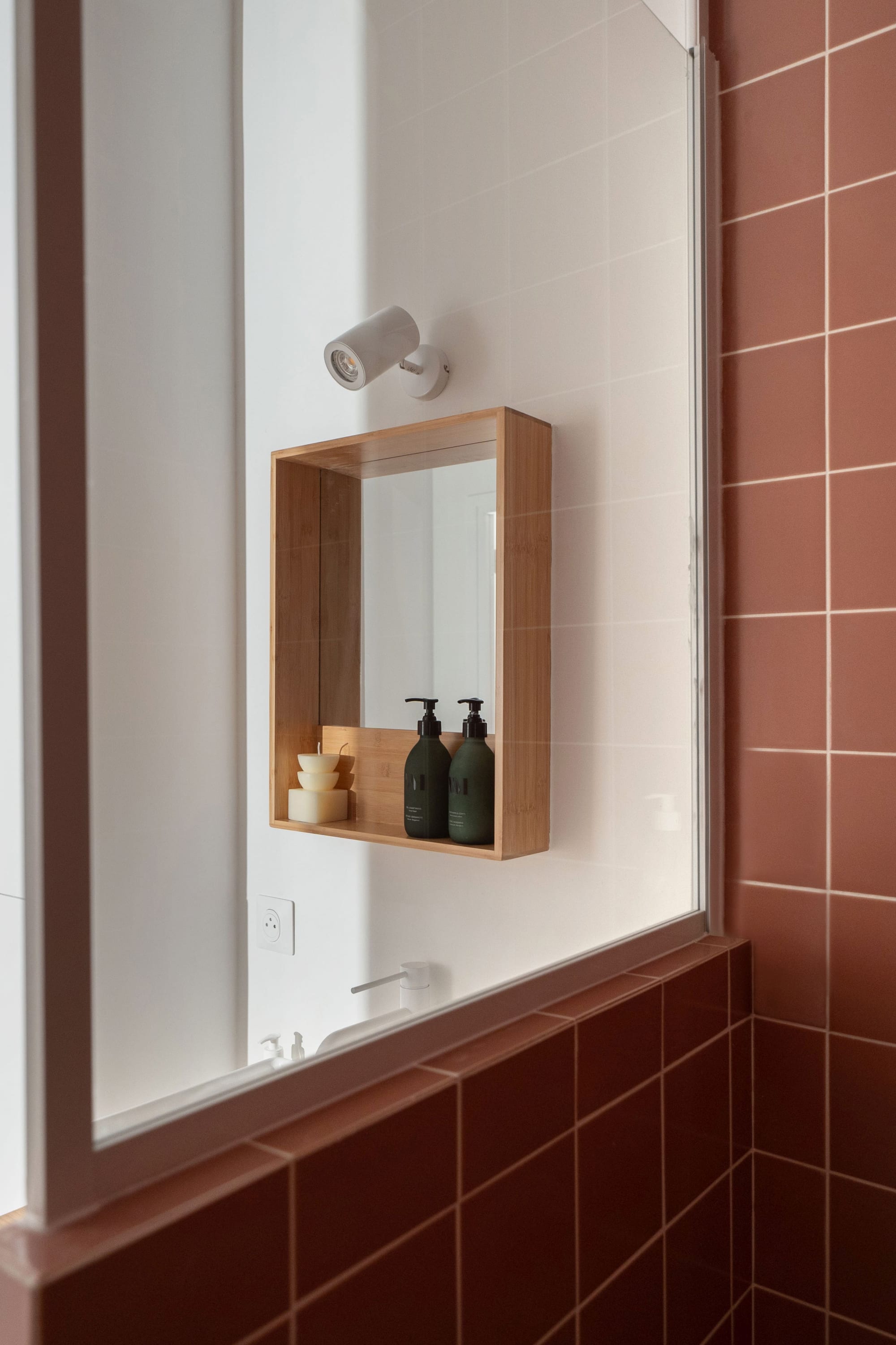Douche en faïence terre cuite